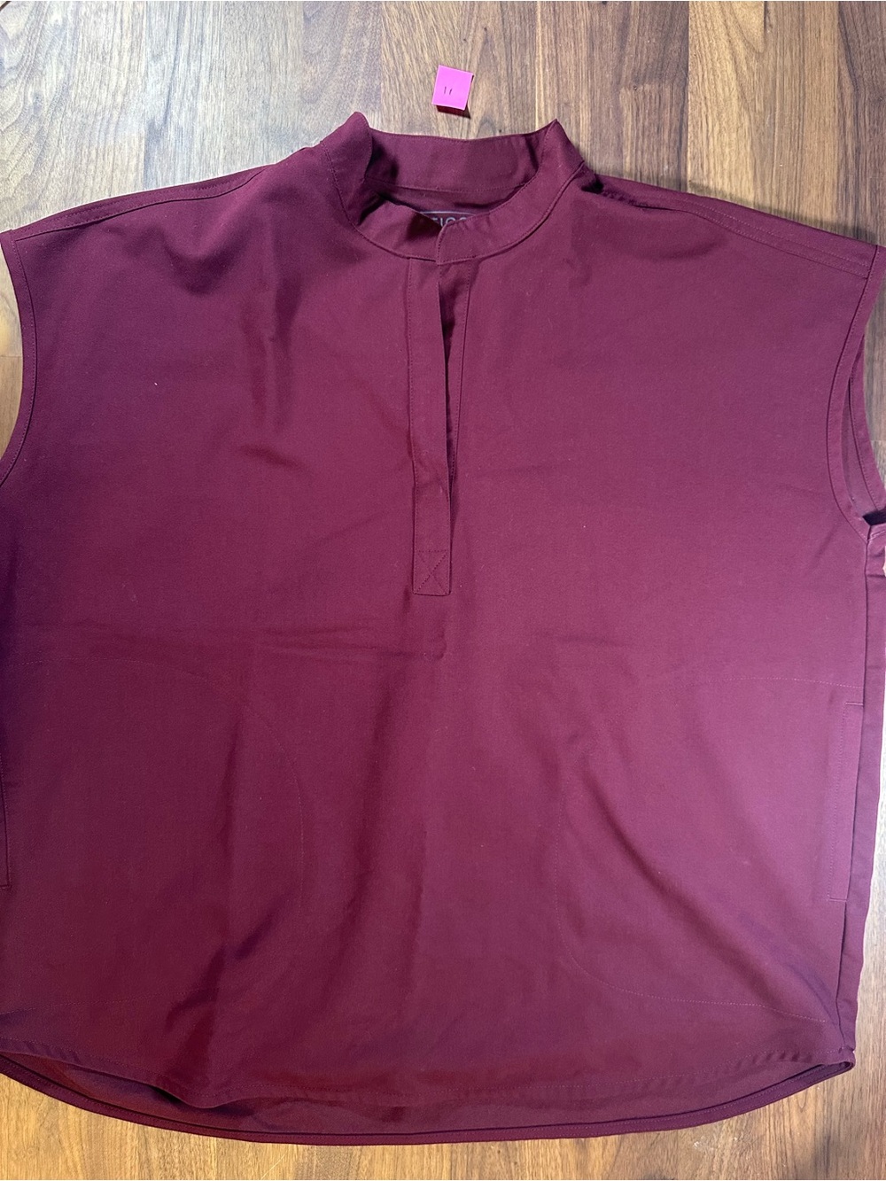 FIGS Rafaela Oversized Scrub Top Large Burgundy Wine Sleeveless WXXSW1003